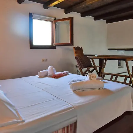 Holiday home Family House With A Swimming Pool 5 Minutes From Ioulida *