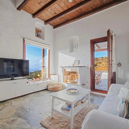 펜션 Family House With A Swimming Pool 5 Minutes From Ioulida Ioulis
