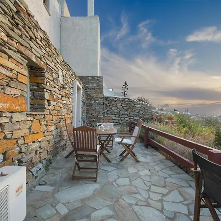 Family House With A Swimming Pool 5 Minutes From Ioulida Ioulis