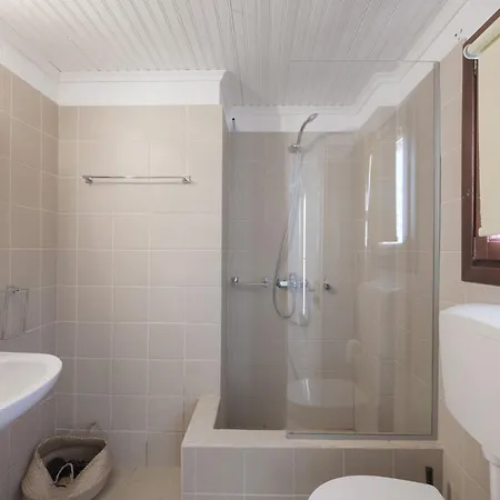펜션 Family House With A Swimming Pool 5 Minutes From Ioulida *