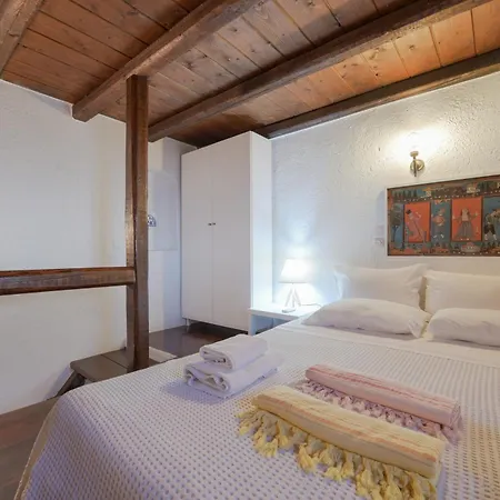 펜션 Family House With A Swimming Pool 5 Minutes From Ioulida *