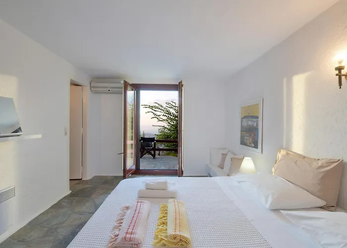 בית נופש Family House With A Swimming Pool 5 Minutes From Ioulida Ioulis