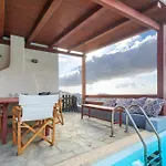 Family House With A Swimming Pool 5 Minutes From Ioulida *