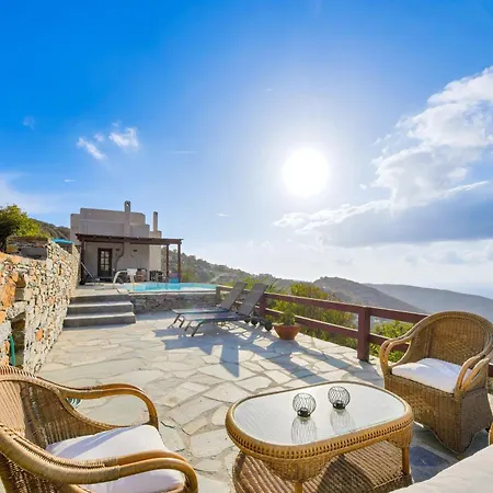 Family House With A Swimming Pool 5 Minutes From Ioulida Ioulis