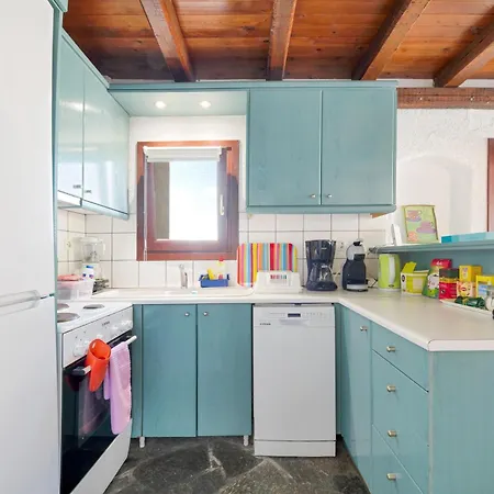 Family House With A Swimming Pool 5 Minutes From Ioulida