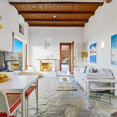 Family House With A Swimming Pool 5 Minutes From Ioulida